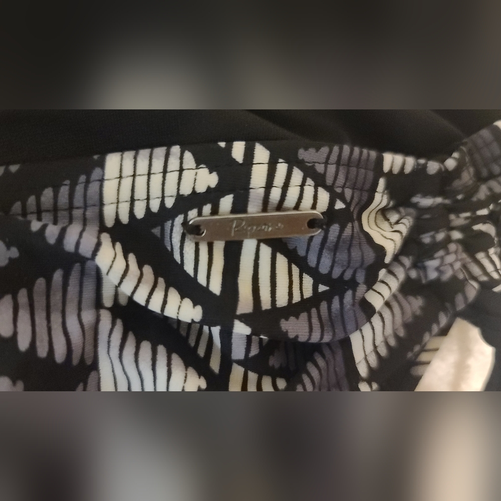 Ripzone Black&White Geometric Bikini Set Size M - Picture 10 of 13